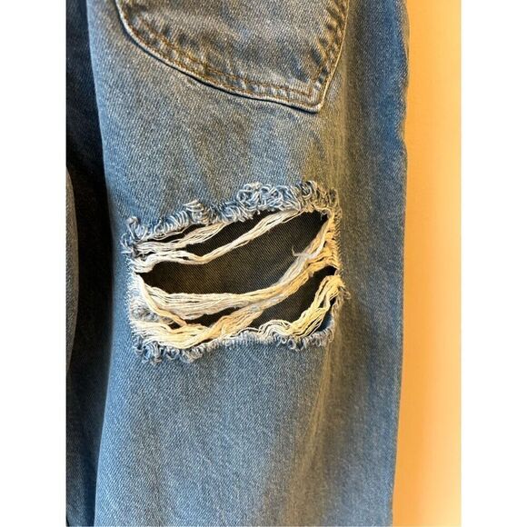 NWT PrettyLittleThing Shape Rip Detail Wide-leg jeans size 4 light blue wash - Picture 10 of 11